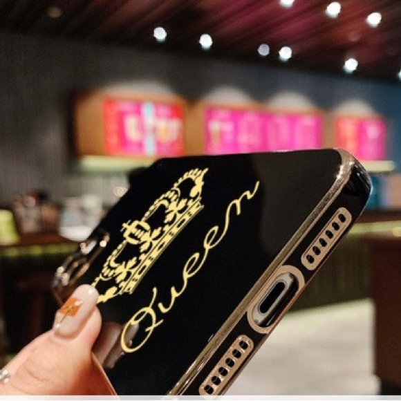 NIB Black and Gold Queen IPhone 13 Crown Pattern Electroplated Phone Case - Picture 6 of 8